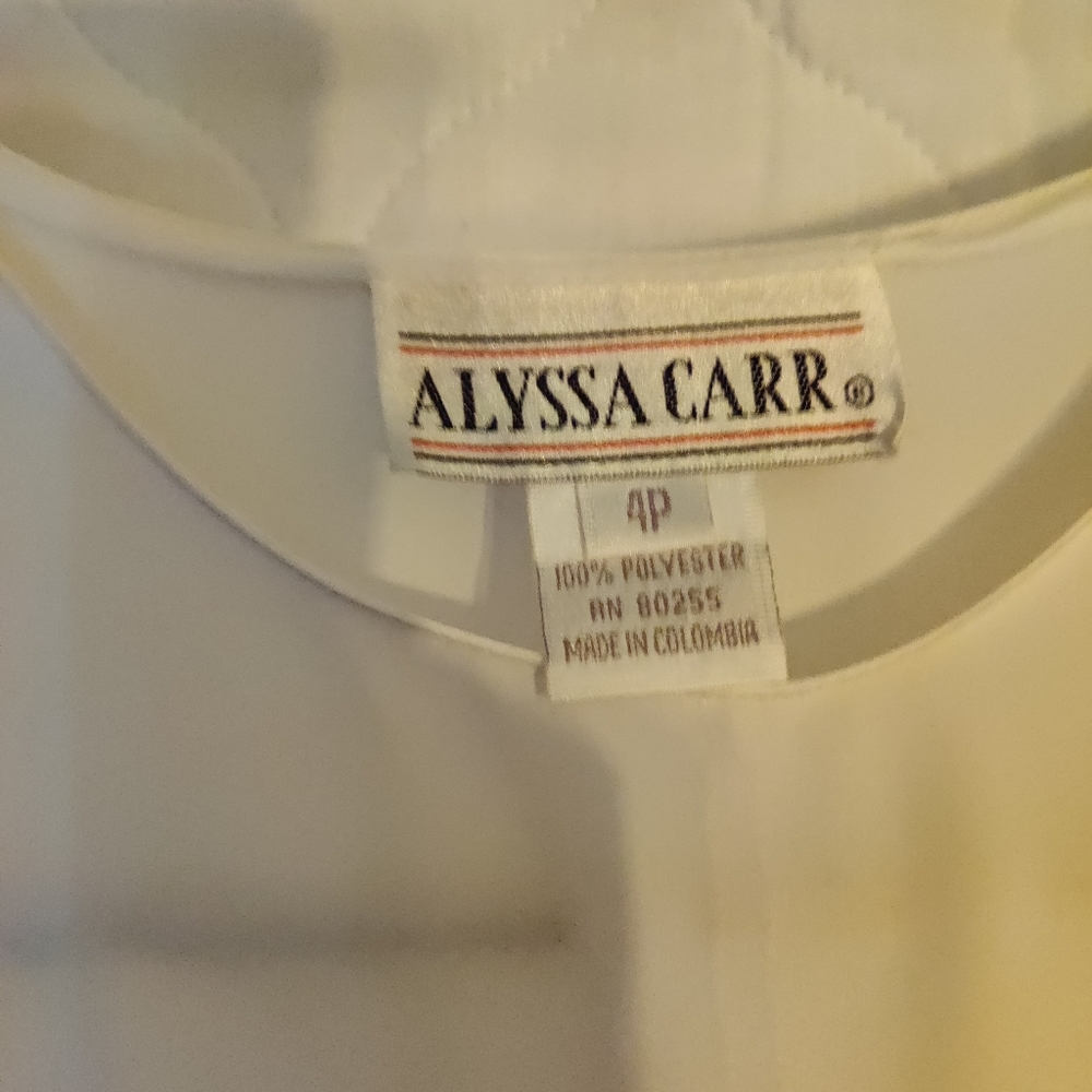 White blouse - Picture 2 of 2